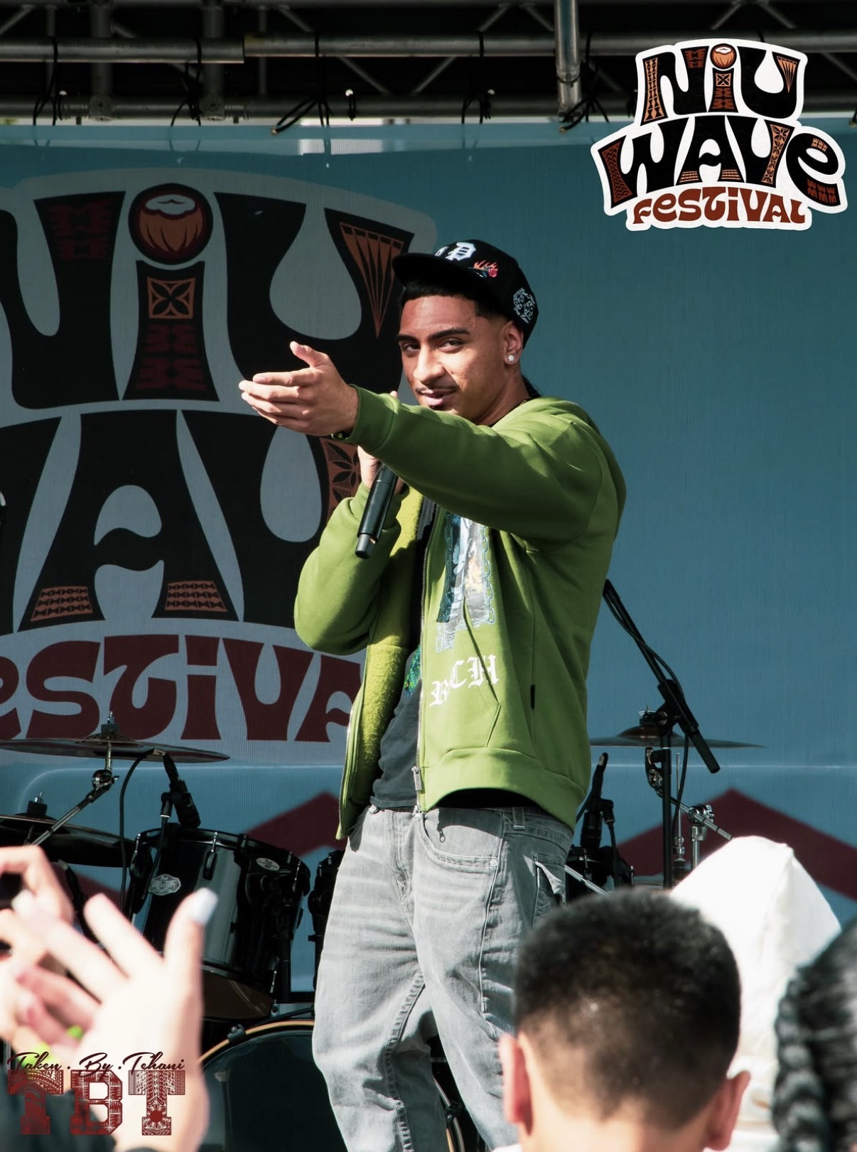NiuWave Fest 2026 performer on stage